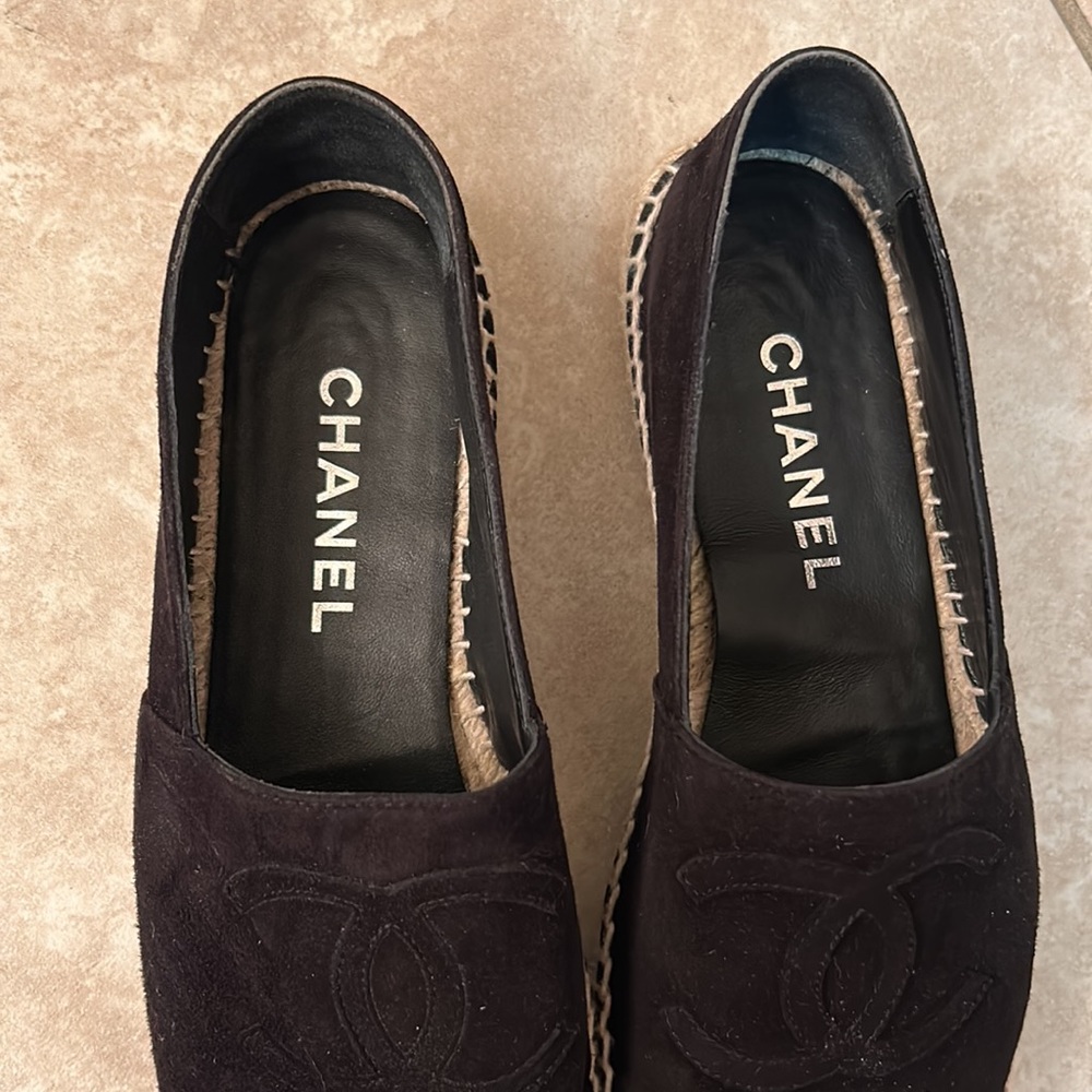 100% Authentic Chanel Women’s size 38 / 8 Black on Black Espadrilles- with Box - Picture 3 of 9